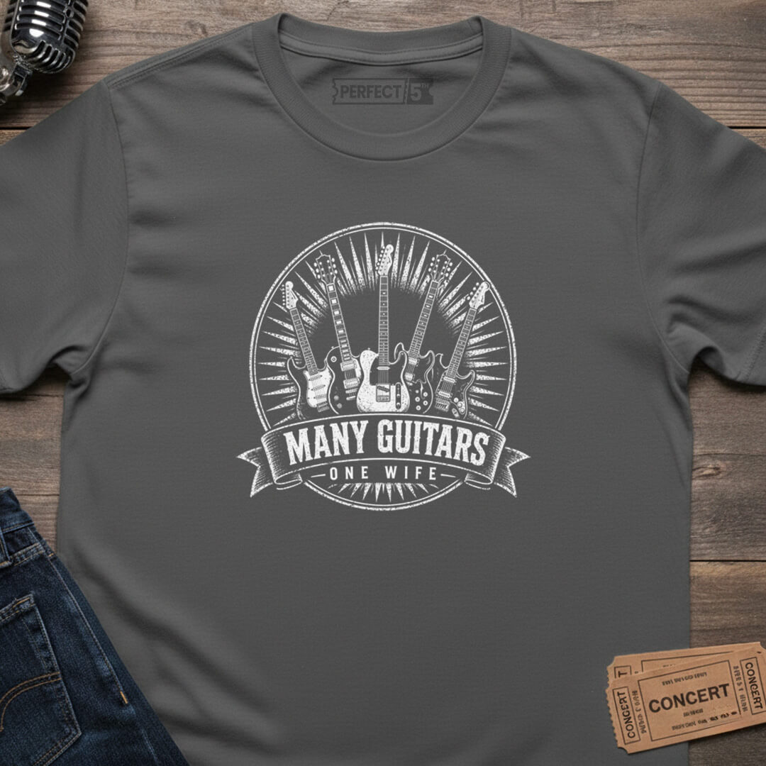 MANY GUITARS T-SHIRT